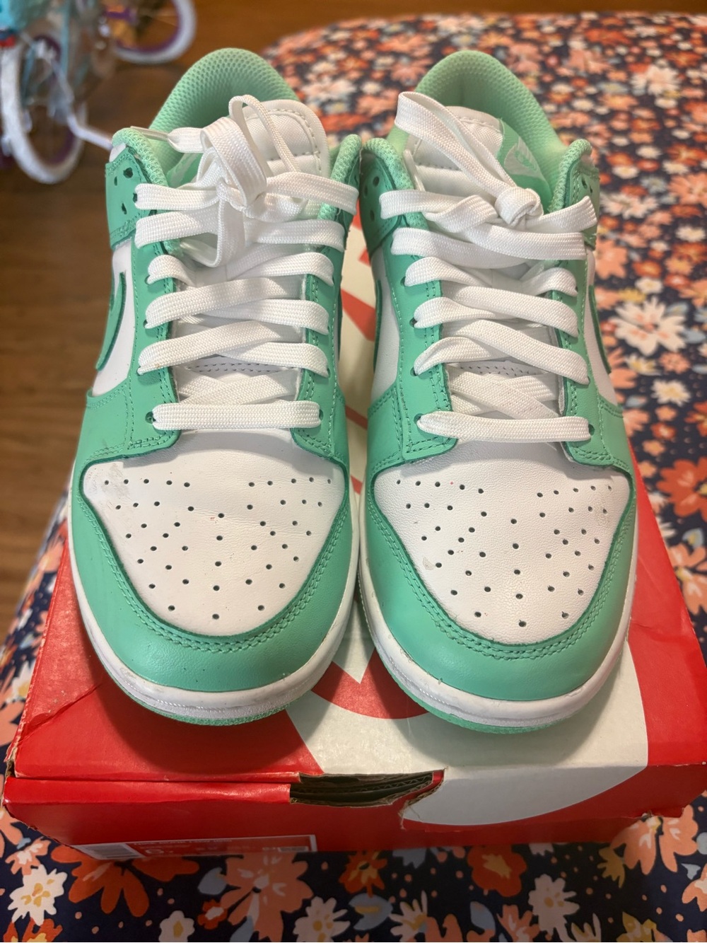 Nike Kids Mint Green and White Low-Top Sneakers